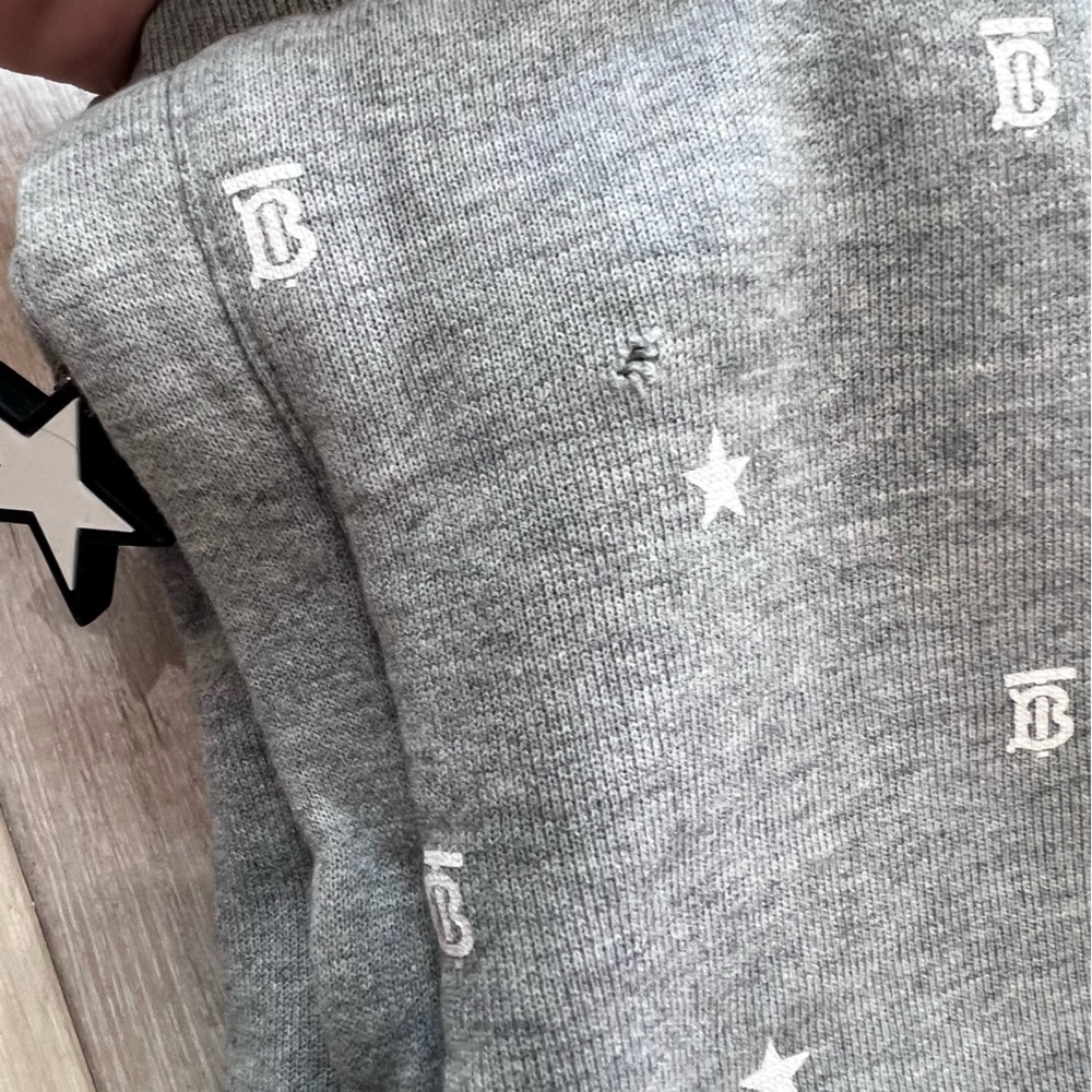 10Y Burberry Unisex Gregory Star Print Jogger & 
12Y Sweatshirt TB Monog… - Picture 9 of 16